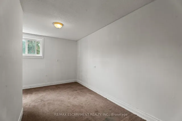 Additional image 16 of 40 Rosemont Ave