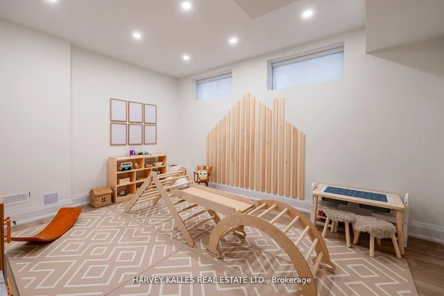 Additional image 32 of 121 Fiddlers Green Rd Unit 1