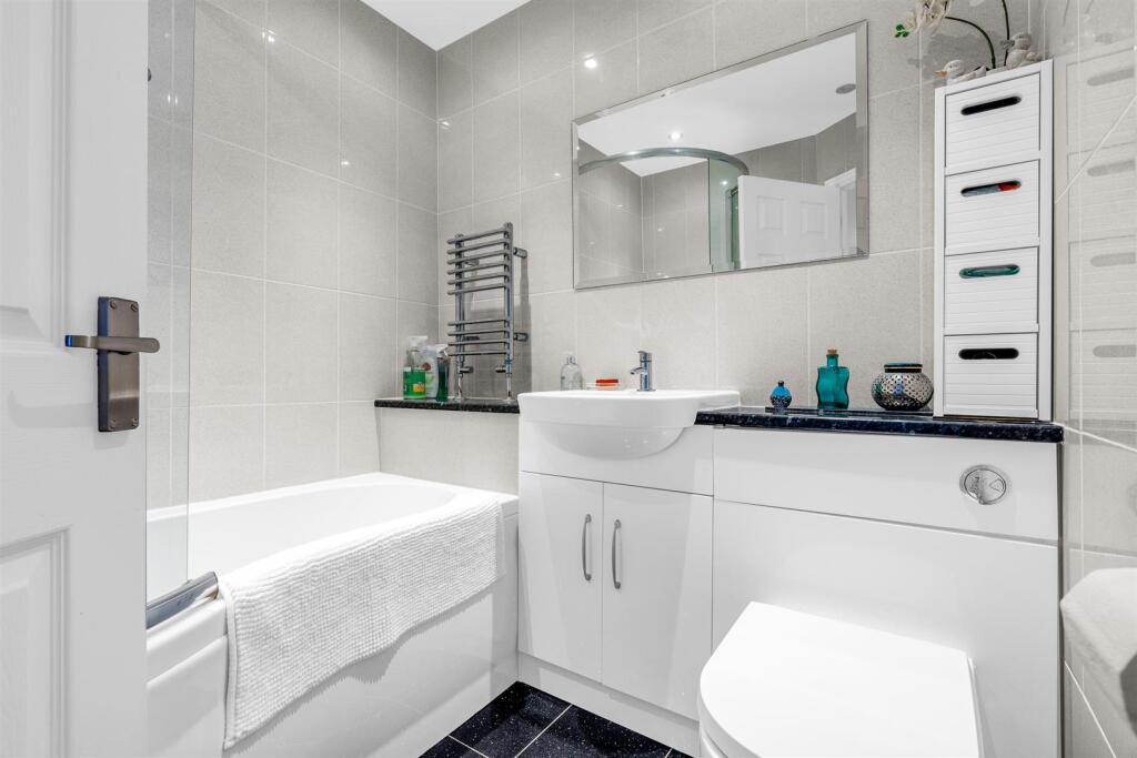 Additional image 14 of Welwyn Hall Gardens, Welwyn