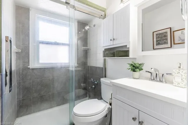 Additional image 32 of 174 Emerald St