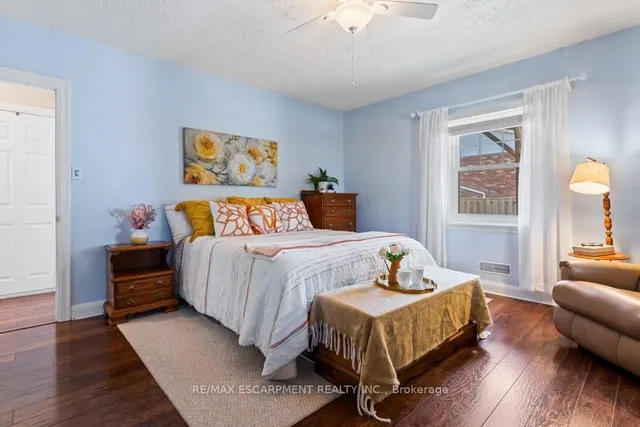 Additional image 21 of 196 Dundas St