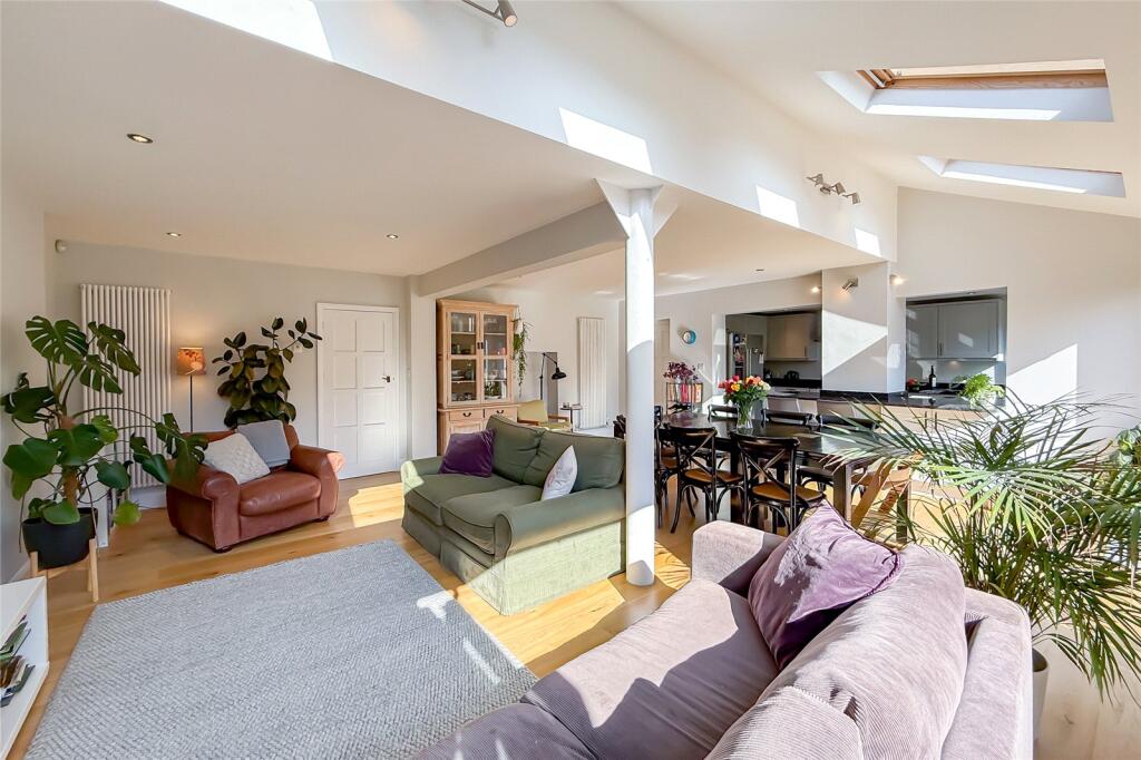 Additional image 19 of Bloomfield Road, Harpenden, Hertfordshire, AL5