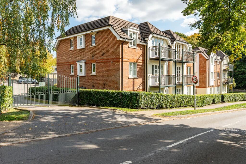 Additional image 20 of Canonsfield Road, Welwyn