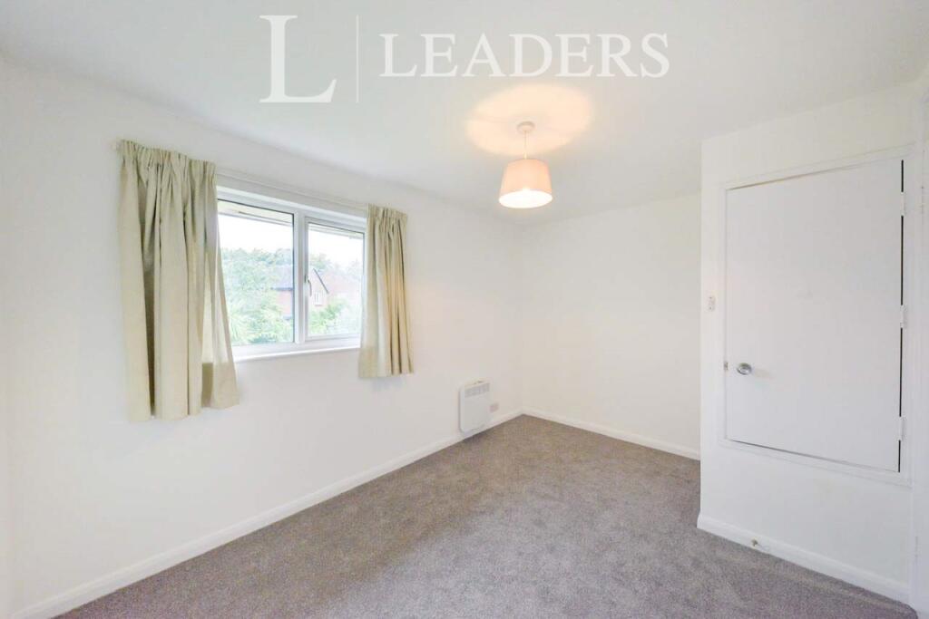 Additional image 5 of Harness Way