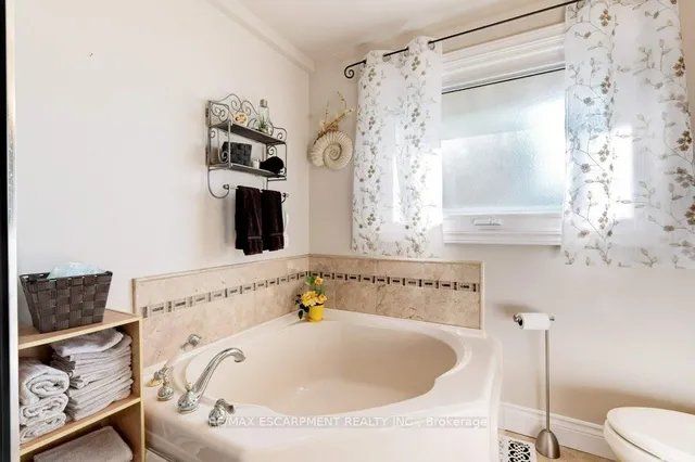 Additional image 22 of 37 WEST Ave