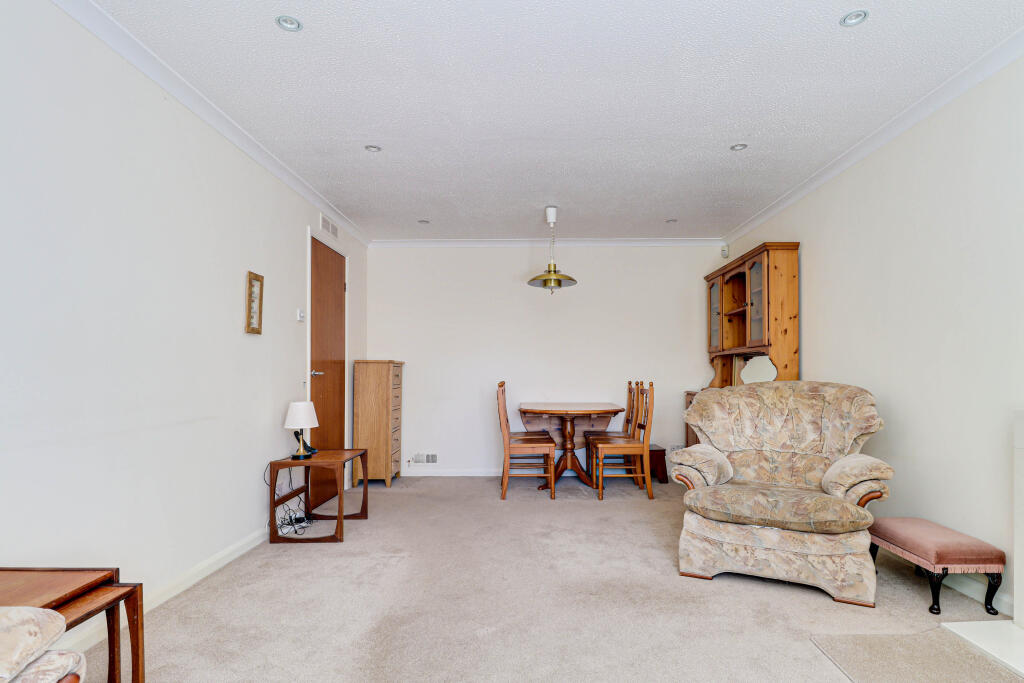 Additional image 8 of Villiers Crescent, St Albans, AL4