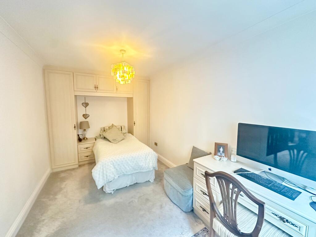 Additional image 16 of a Oaklea, Welwyn