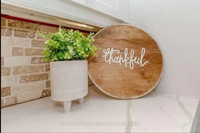 Additional image 16 of 152 Kenwood Ave