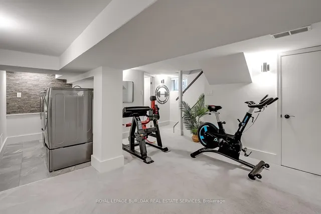 Additional image 28 of 534 Hager Ave