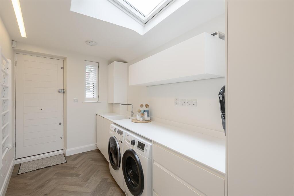 Additional image 5 of Park Mount, Harpenden