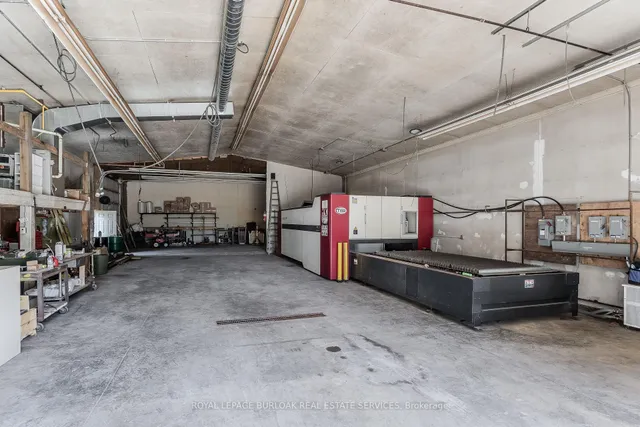 Additional image 10 of 4871 Wellington Road 29