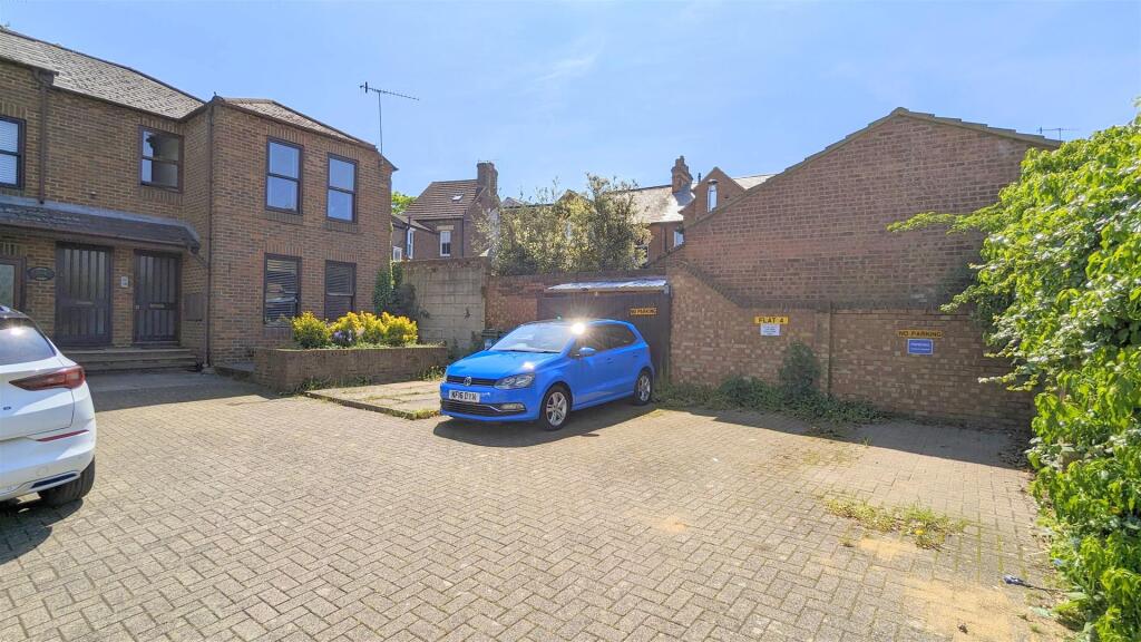 Additional image 10 of Folly Avenue, St Albans, Herts