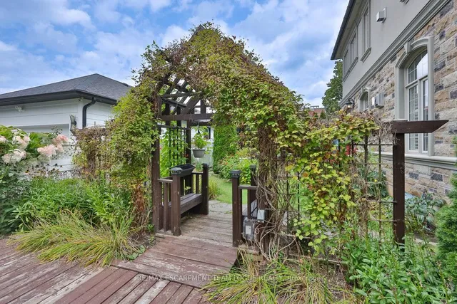 Additional image 39 of 2229 Lakeshore Rd