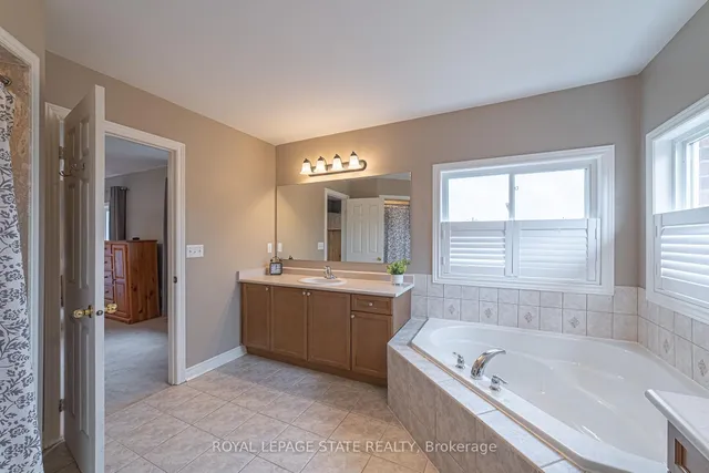 Additional image 32 of 120 Sundial Cres