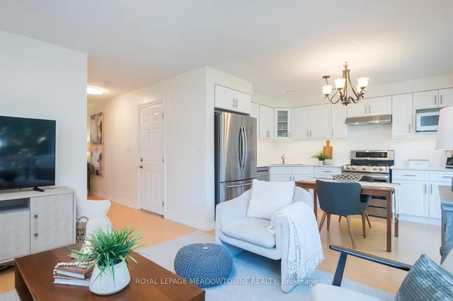 Additional image 8 of 698 Edwards Ave