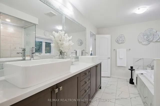 Additional image 9 of 233 Kinsman Dr