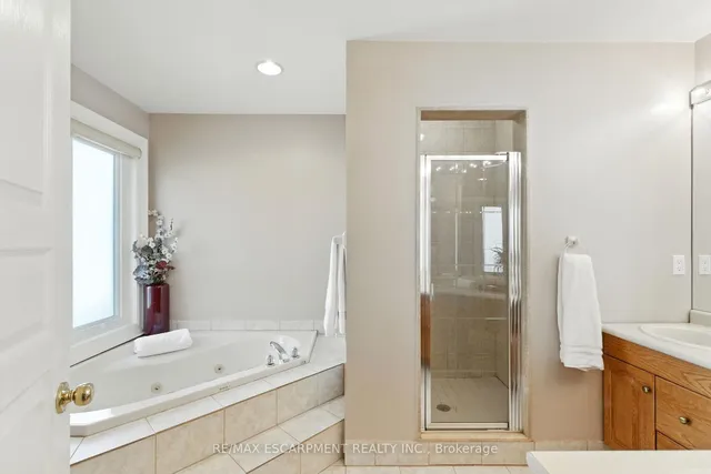 Additional image 25 of 320 Fiddler's Green Rd