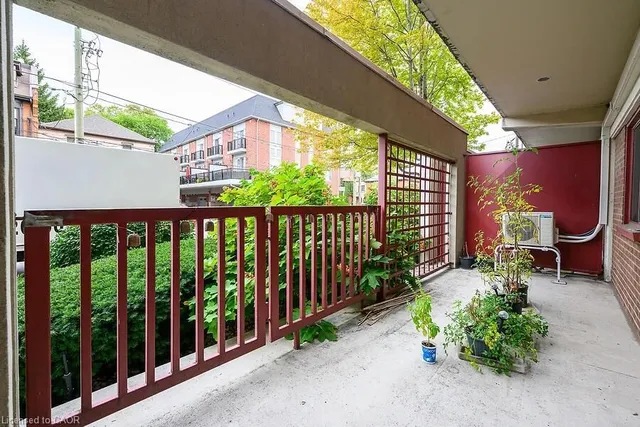 Additional image 18 of 141 Catharine St Unit 102