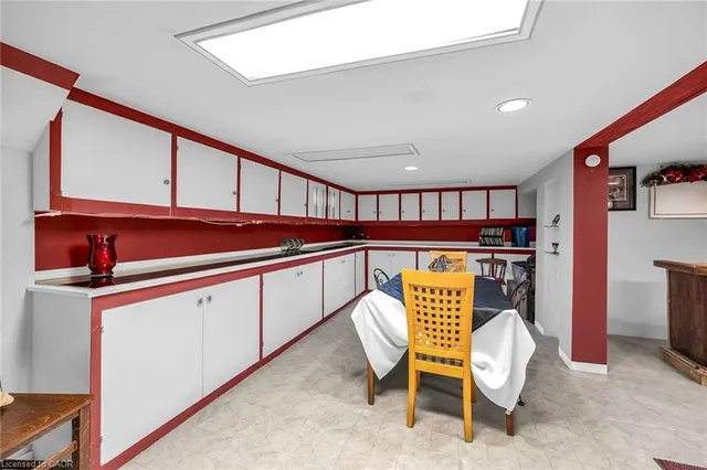 Additional image 36 of 27 Paradise Rd