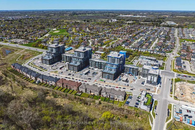 Additional image 25 of 460 Dundas St Unit 327