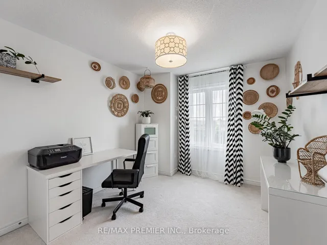 Additional image 22 of 935 Transom Cres