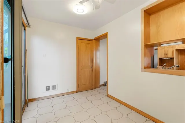 Additional image 8 of 11 Holton Ave