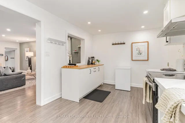 Additional image 7 of 4 Robins Ave