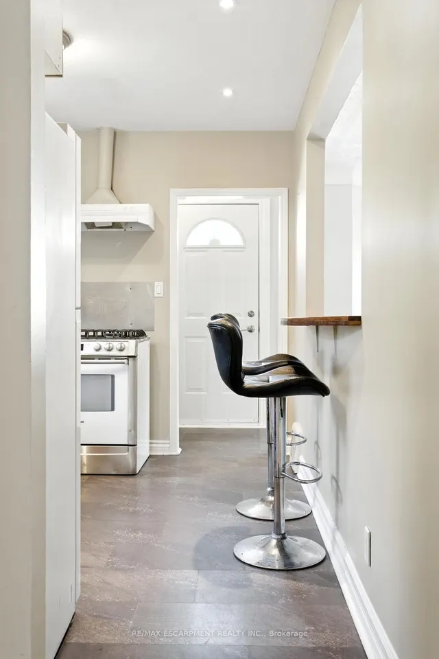 Additional image 10 of 261 East 14th St