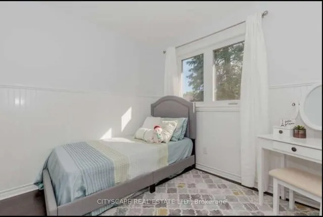 Additional image 26 of 152 Kenwood Ave