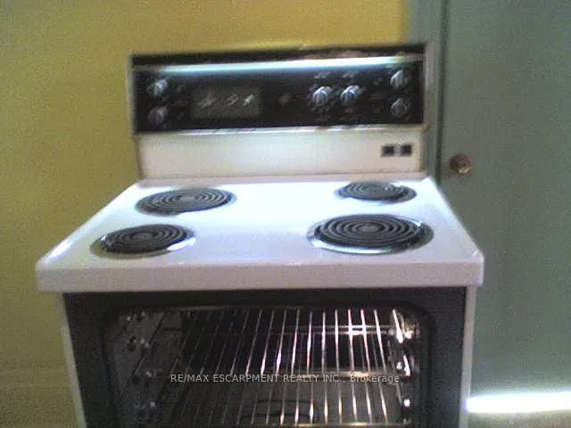 Additional image 18 of 59 VICTORIA Ave