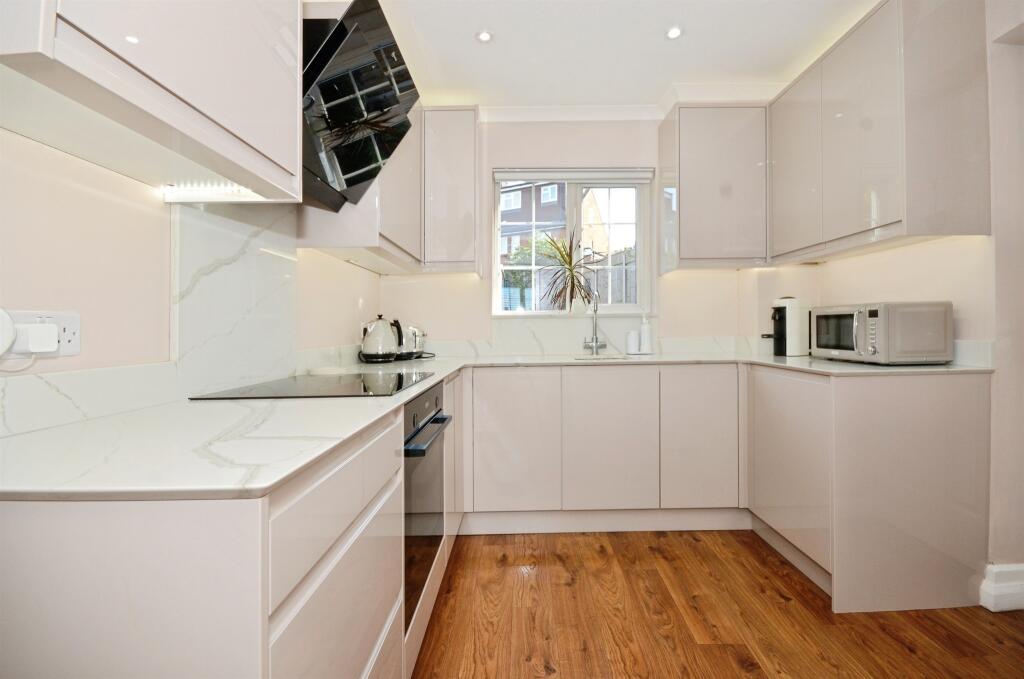 Additional image 5 of Saxon Close, Harpenden