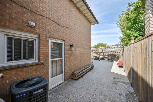Additional image 41 of 28 Tara Crt