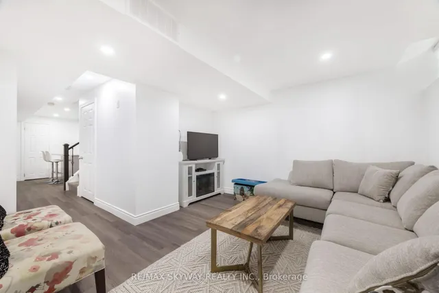 Additional image 42 of 1570 Cartwright Cres