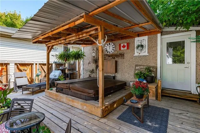 Additional image 33 of 110 Emerson St