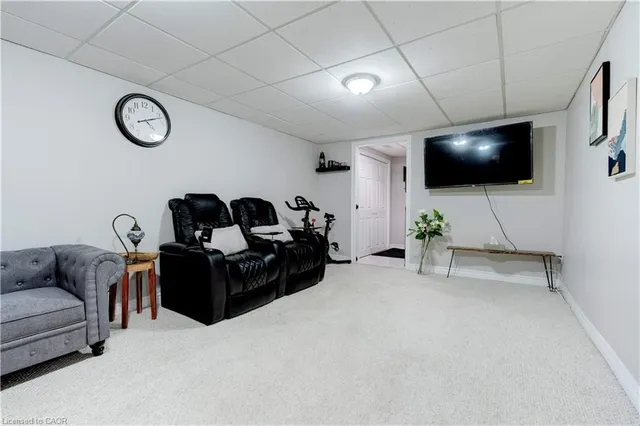 Additional image 18 of 5475 Lakeshore Rd Unit 19