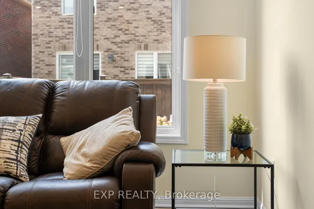 Additional image 6 of 986 Farmstead Dr