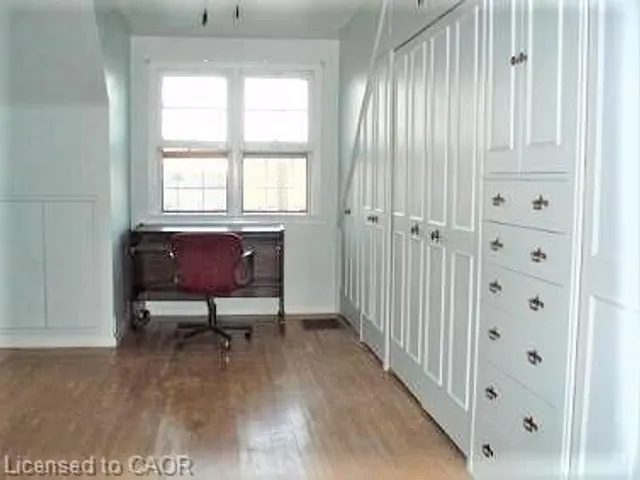 Additional image 6 of 156 Bond St