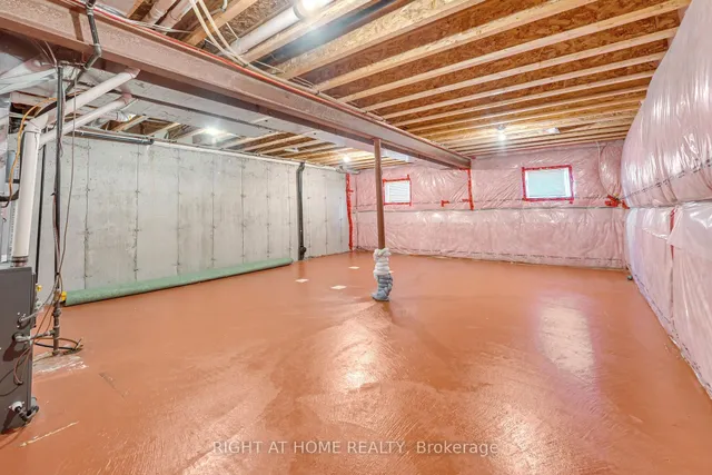 Additional image 42 of 59 Henry Cres