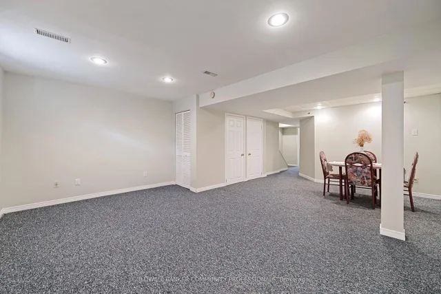 Additional image 29 of 1809 Upper Wentworth St Unit 14