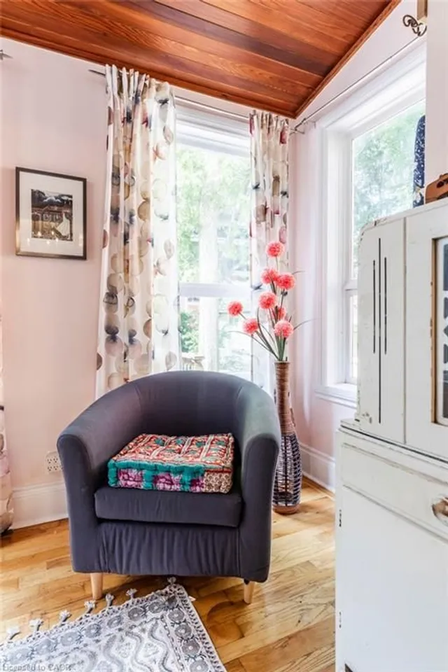 Additional image 19 of 174 Emerald St