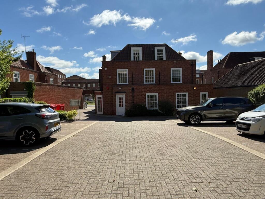 Additional image 10 of 10 Parkway, Welwyn Garden City, AL8 6HG