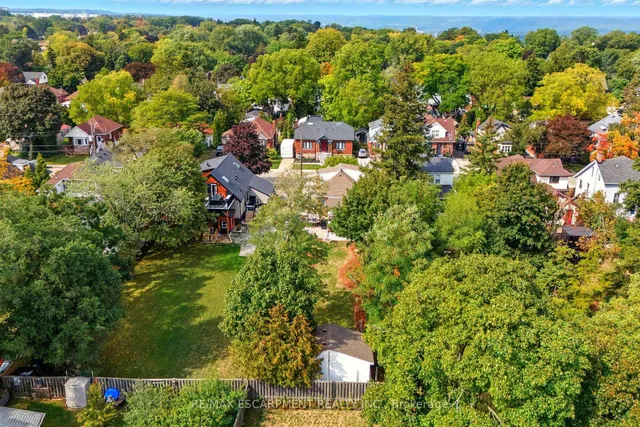 Additional image 44 of 57 Highcliffe Ave