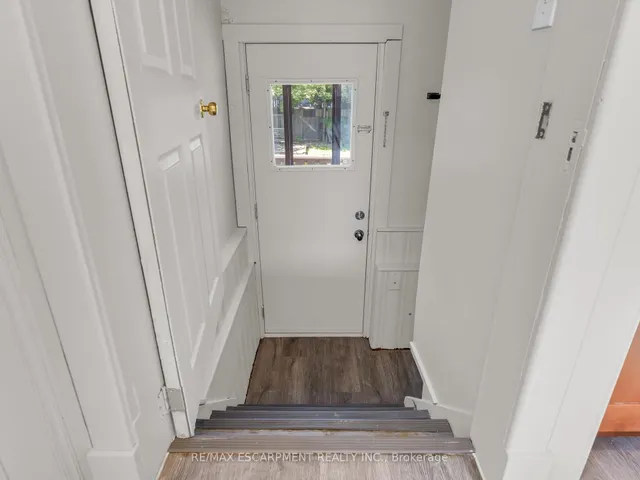 Additional image 18 of 753 Burgess Ave