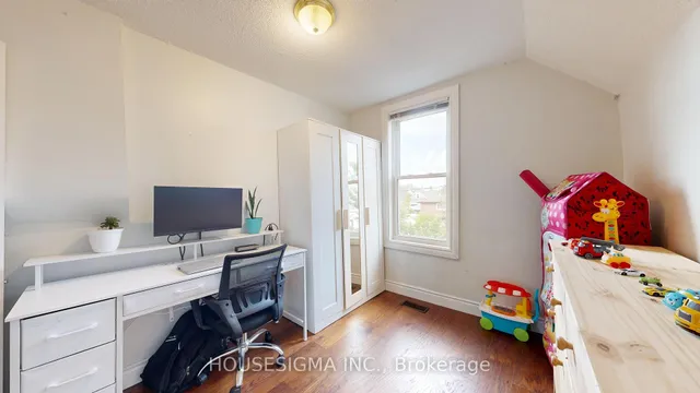 Additional image 24 of 6 Albany Ave