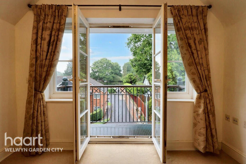 Additional image 7 of Canonsfield Road, WELWYN