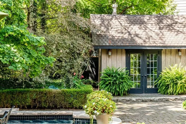 Additional image 31 of 77 Claremont Dr