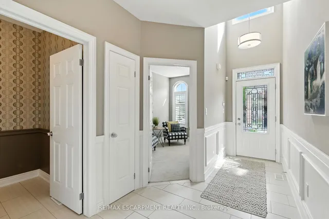 Additional image 5 of 4 Burgundy Grve