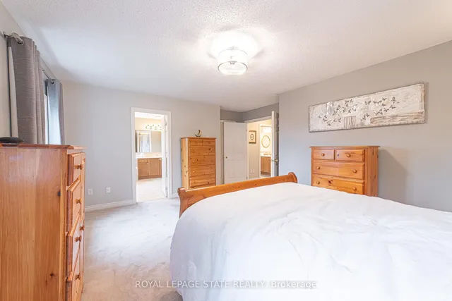 Additional image 30 of 120 Sundial Cres