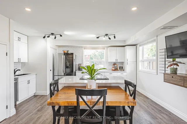 Additional image 17 of 469 Claridge Rd Unit 1