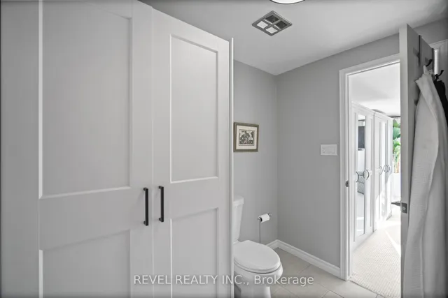 Additional image 38 of 2058 Brant St Unit 3